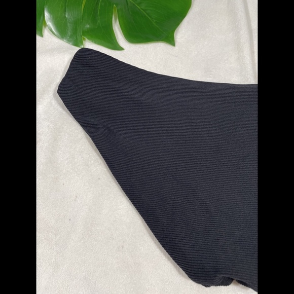 NWT $54‎ Becca Fine Line Ribbed Bikini Bottoms in Black [ SZ Medium ] - Picture 9 of 9